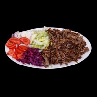 Telací kebab tanier so zeleninou